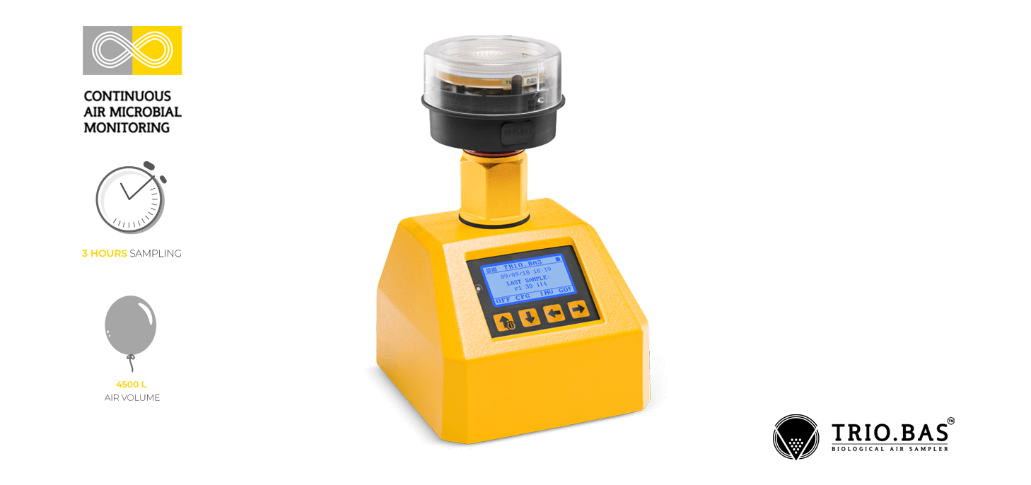 Produktbild des AIRBIO ONE CM Luftkeimsammlers mit einem aktiven Aspirationskopf. Links im Bild Symbole für 3 Stunden Probenahmedauer und 4.500 Liter Luftvolumen. Unten rechts das TRIO.BAS Logo.